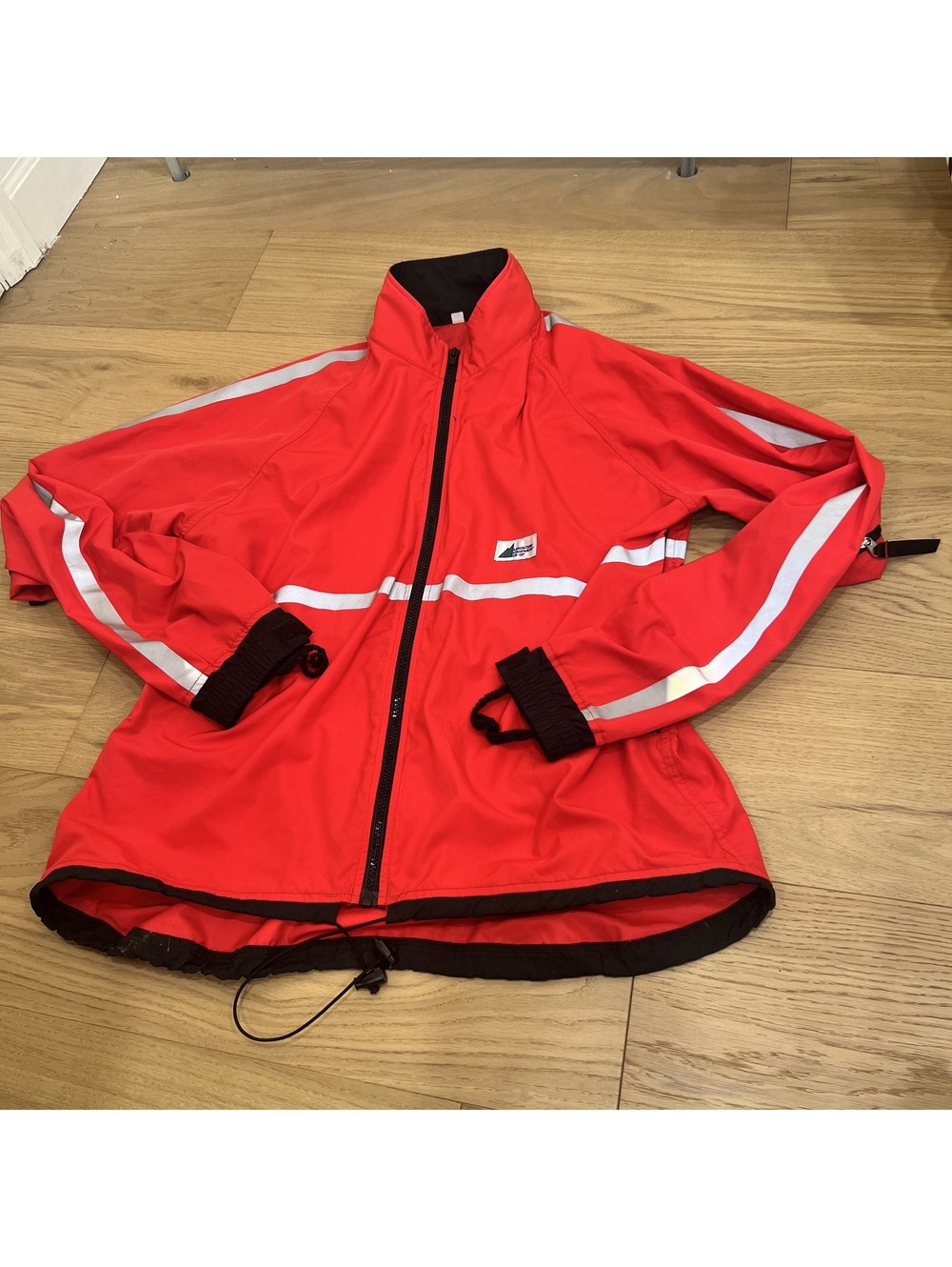 Mountain Equipment Co-op (MEC) Unisex Red Windbreaker / Cycling Jacket – Size L